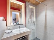 Doppelbettzimmer mit Balkon